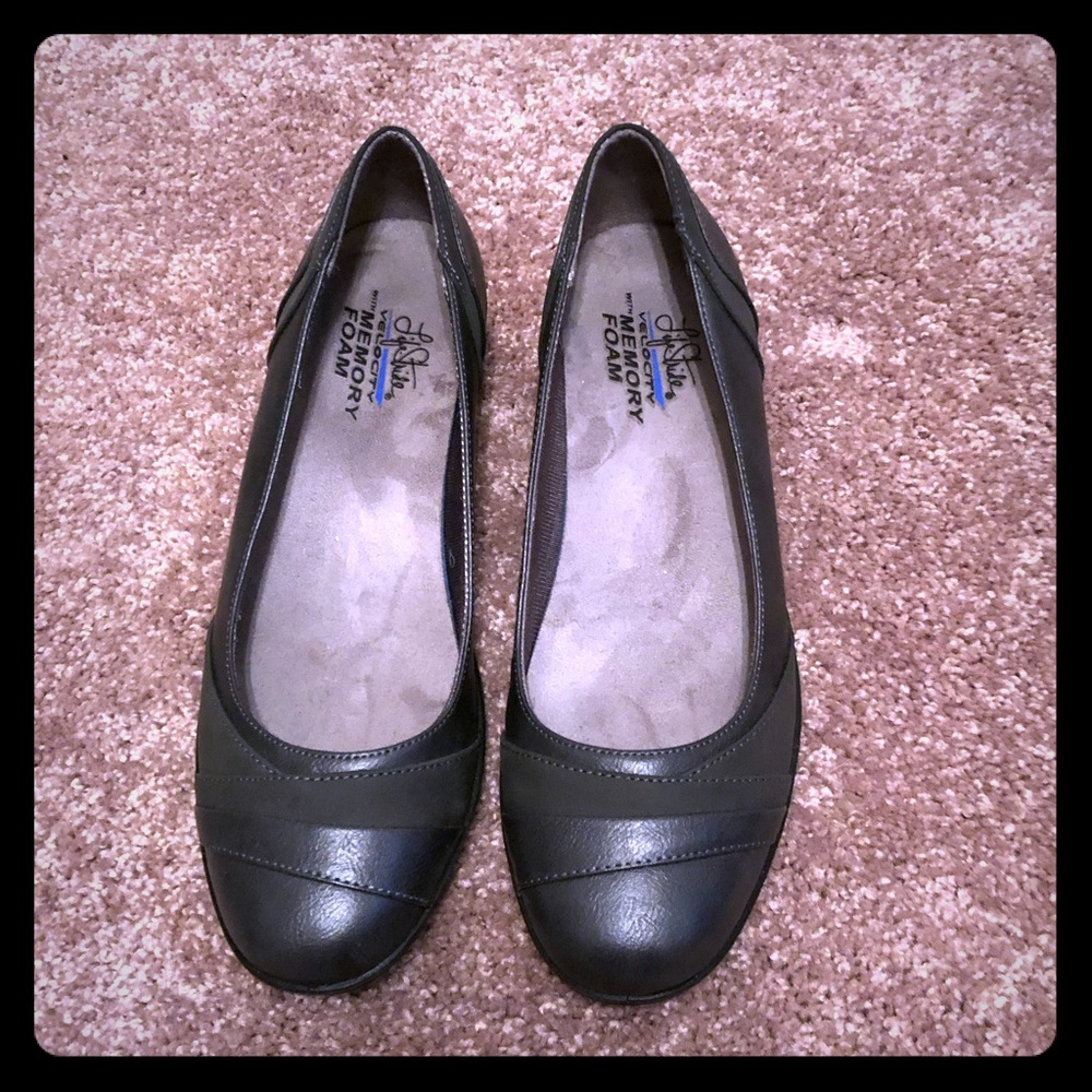 Life Stride Flats Size 10 Gray with Memory Foam